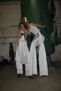 Spaceparty auf Hochstelzen