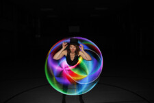 Lichtshow mit leuchtendem Reifen Lichtshow